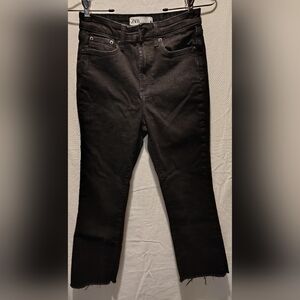 Zara Black Women's Straight Leg Raw Hem Ankle Cropped Faded Wash Jeans Size 4